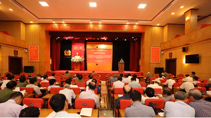 Former public security leaders discuss the draft documents for Public Security Party Congress