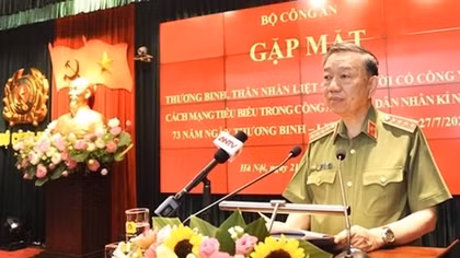 General To Lam encourages Public Security Forces to continue caring for wounded soldiers and martyrs’ relatives