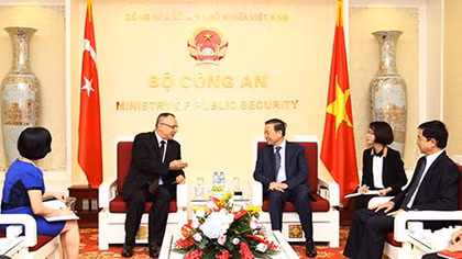 Minister To Lam receives Turkey Ambassador to Vietnam
