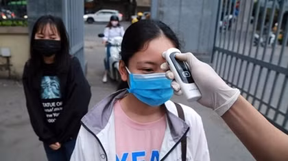 Students return to Hanoi after COVID-19 outbreak