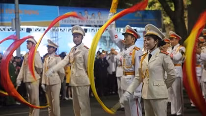 Public Security Guard of Honor to perform at Hanoi pedestrian street
