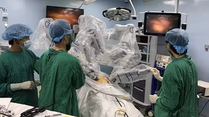 Hospital successfully carries out robotic surgeries on 222 patients