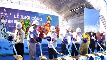 Construction starts on wind power plant in Soc Trang