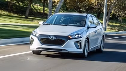 Hyundai joins hand with Grab to expand mobility service
