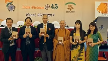 Book on Indian great leader Gandhi released in Hanoi