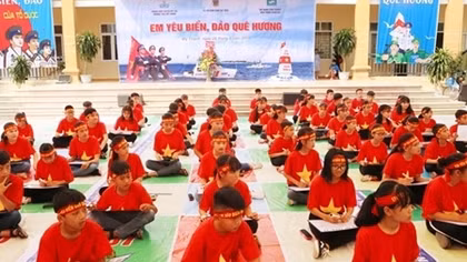 Writing contest on fatherland’s seas and islands held for students launched in Nam Dinh