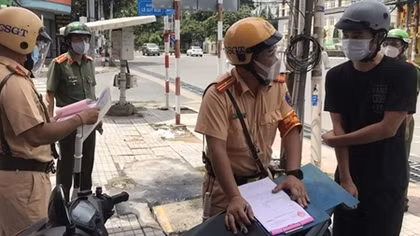 Dong Nai Police set up 20 mobile COVID-19 check team