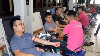Red Journey blood donation campaign reaches Hanoi