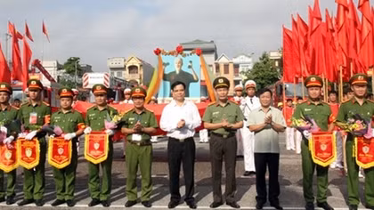 Policemen actively join professional search and rescue sport competition
