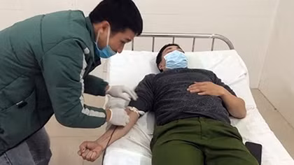 Police officer donates blood to save patient’s life