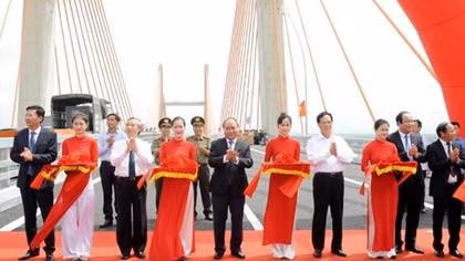 Ha Long-Hai Phong expressway opens to traffic