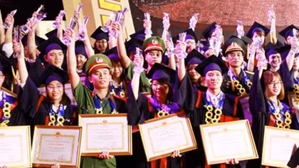 Hanoi honors 84 excellent graduates 