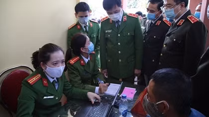 Provincial police step-up e-ID card issuance to people in mountainous areas