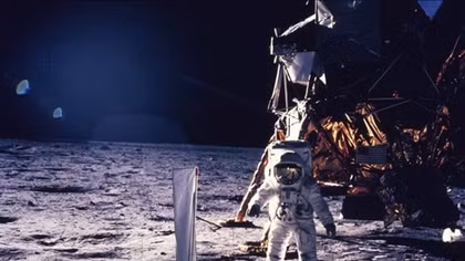 Apollo 11: the fight for the first footprint on the moon
