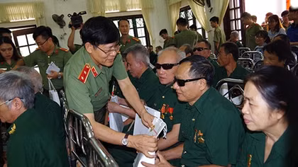 Public Security units hold gratitude activities in localities