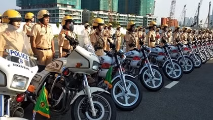 HCMC Police establishes traffic policewomen escort squad