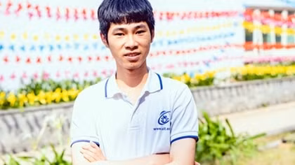 Third-year student becomes first Vietnamese to win Int’l Microelectronic Olympiad prize