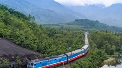 Vietnam recommended to develop high-speed railway