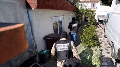 Police seek possible accomplices of Paris gunman