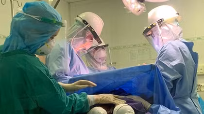 Twins born in COVID-19 quarantine zone in Quang Ninh