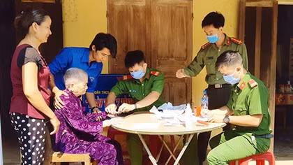 Quang Ngai Police’s Youths actively join Voluntary Saturday program