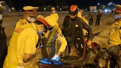 Da Nang police actively fight against illegal motor-races 