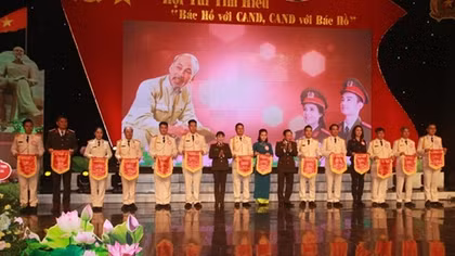 Winners of the contest on Uncle Ho with the Public Security Forces, Public Security Forces with Uncle Ho announced