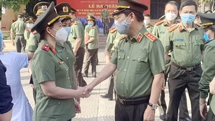 In pictures: Public security medical workers volunteer to support Bac Giang