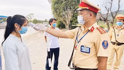 Local police units intensify measures to curb with COVID-19 