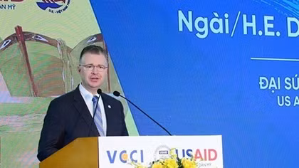 US Ambassador hails Vietnam-US cooperation over 25 years of relations
