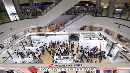 Hanoi citizens experience Taiwan excellence technologies