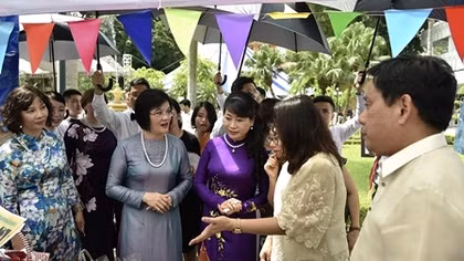The cheerful Golden Festival marks founding anniversary of ASEAN