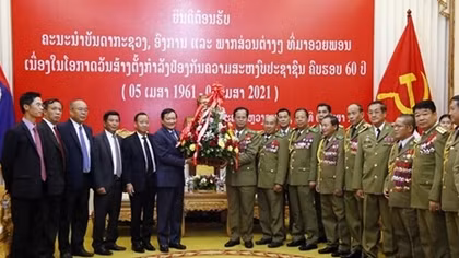 Vietnamese officials congratulate Lao Security Force on 60th founding anniversary
