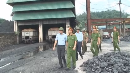 Police ensure security and order in Mong Duong Industrial Zone