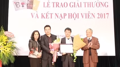 Hanoi Writers' Association honors Literature Award 2017’s winners