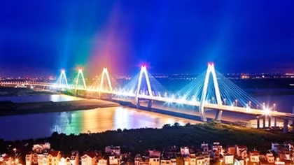 Hanoi to turn Nhat Tan Bridge into art with new lighting