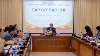 Vietnam to be among top remittance receivers in 2018