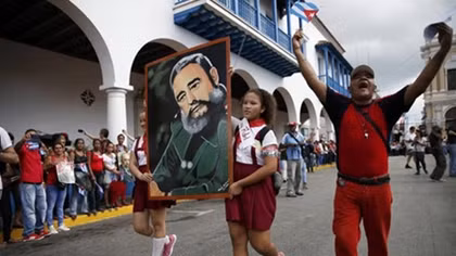 Leftist leaders join thousands to send off Fidel Castro in Cuba