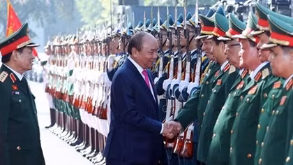 Prime Minister attends 10th army emulation congress