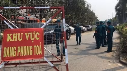 Binh Duong seals off apartment block as new COVID-19 infection detected