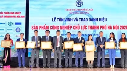 Hanoi honours key industrial products