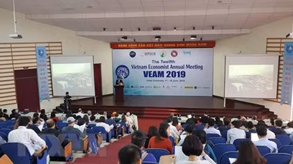 Lam Dong hosts Vietnam Economists Annual Meeting