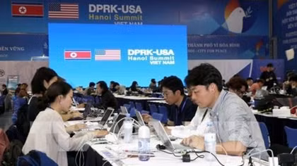 Int’l reporters interested in Vietnamese culture