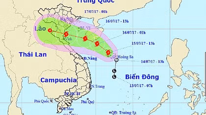 Tropical storm to bring downpours to central Vietnam tonight