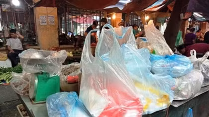Hanoi strives to reduce plastic use