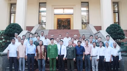 Leader of MPS meets reputable persons from Tra Vinh