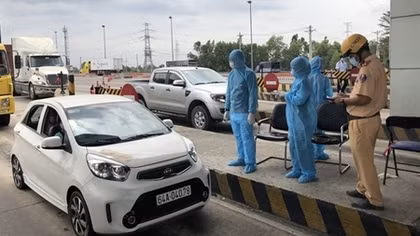 HCMC sets up medical checkpoints to control COVID-19