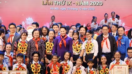 Outstanding children honoured at Hanoi ceremony