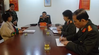 Minister To Lam answers queries at regular citizen reception 