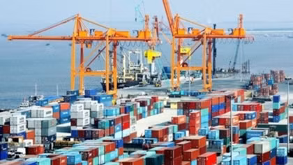 Vietnam runs nearly US$45 billion trade surplus with G7